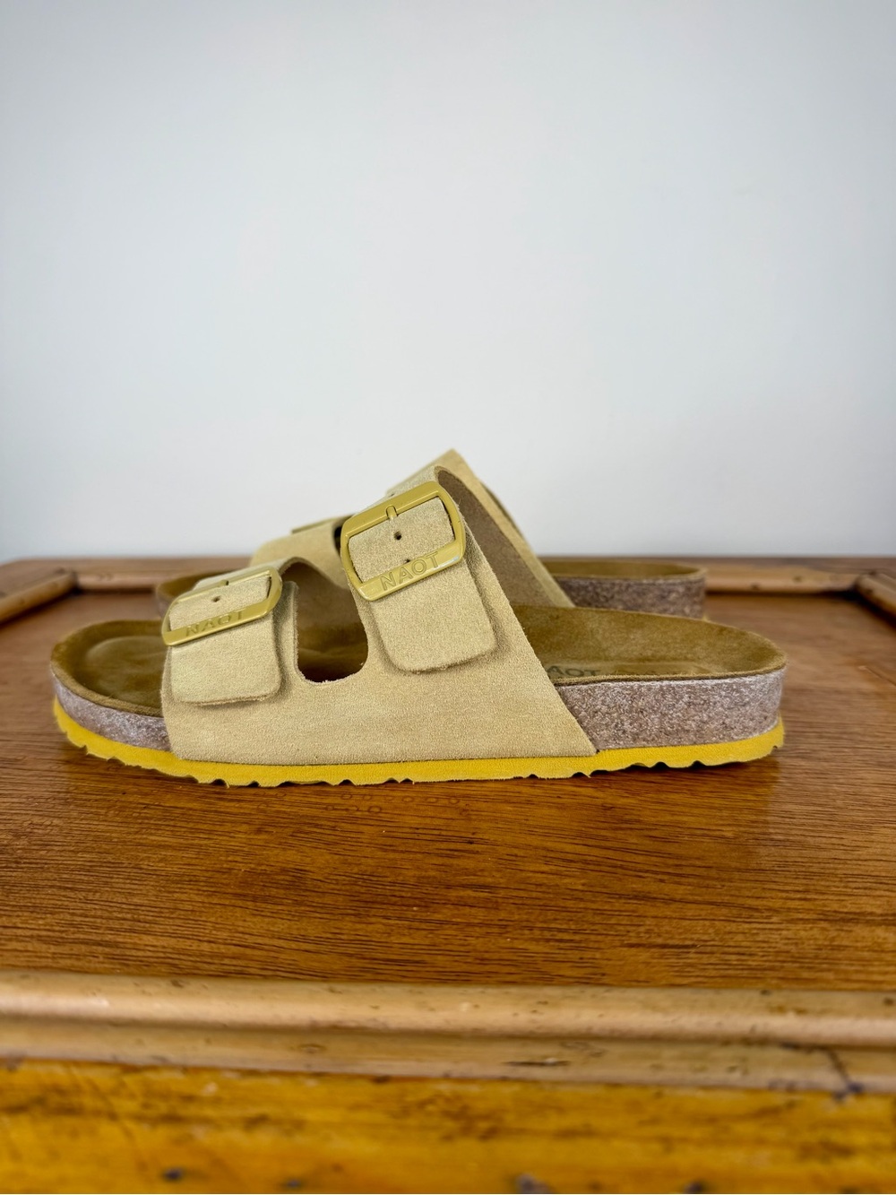 NEW Naot Santa Barbara Women's Sandals Size 37 Honey Suede